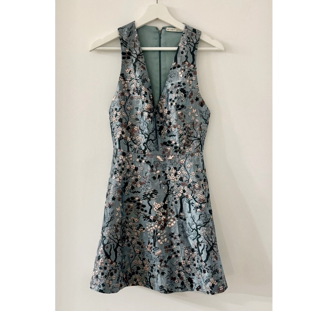 Alice + Olivia Tennie Dress. - Picture 5 of 7